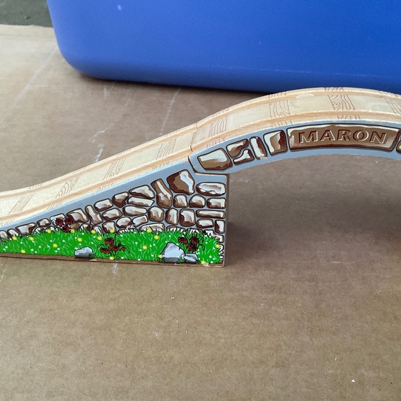 WOODEN Thomas the train - Maron Bridge - Picture 5 of 6